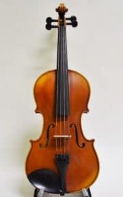 Yamaha Braviol Intermediate Model AV7 Violin front