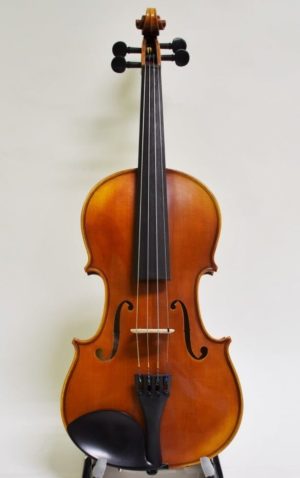 Yamaha Braviol Intermediate Model AV7 Violin front